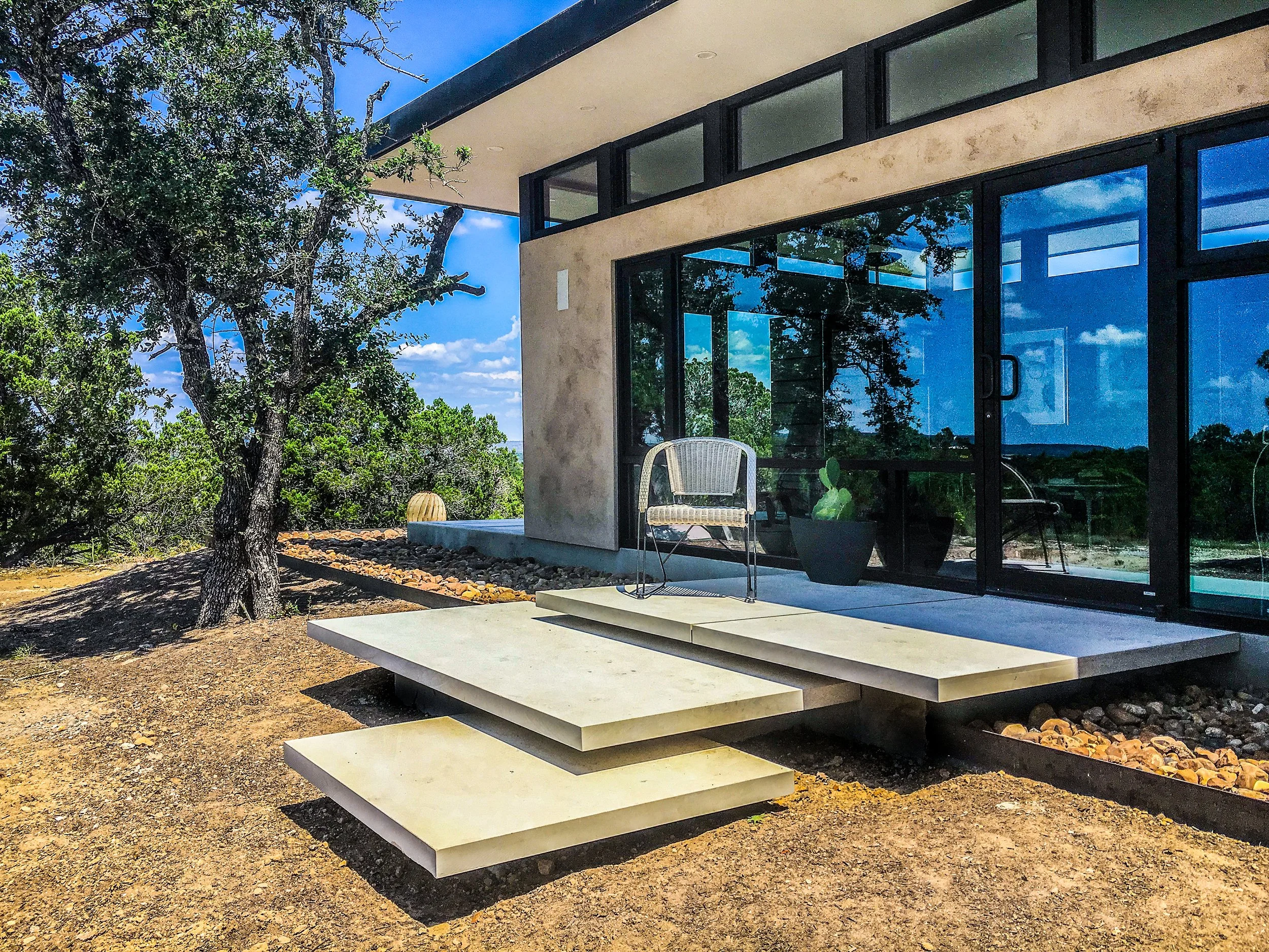 Alta Luz guest house with wood and glass details