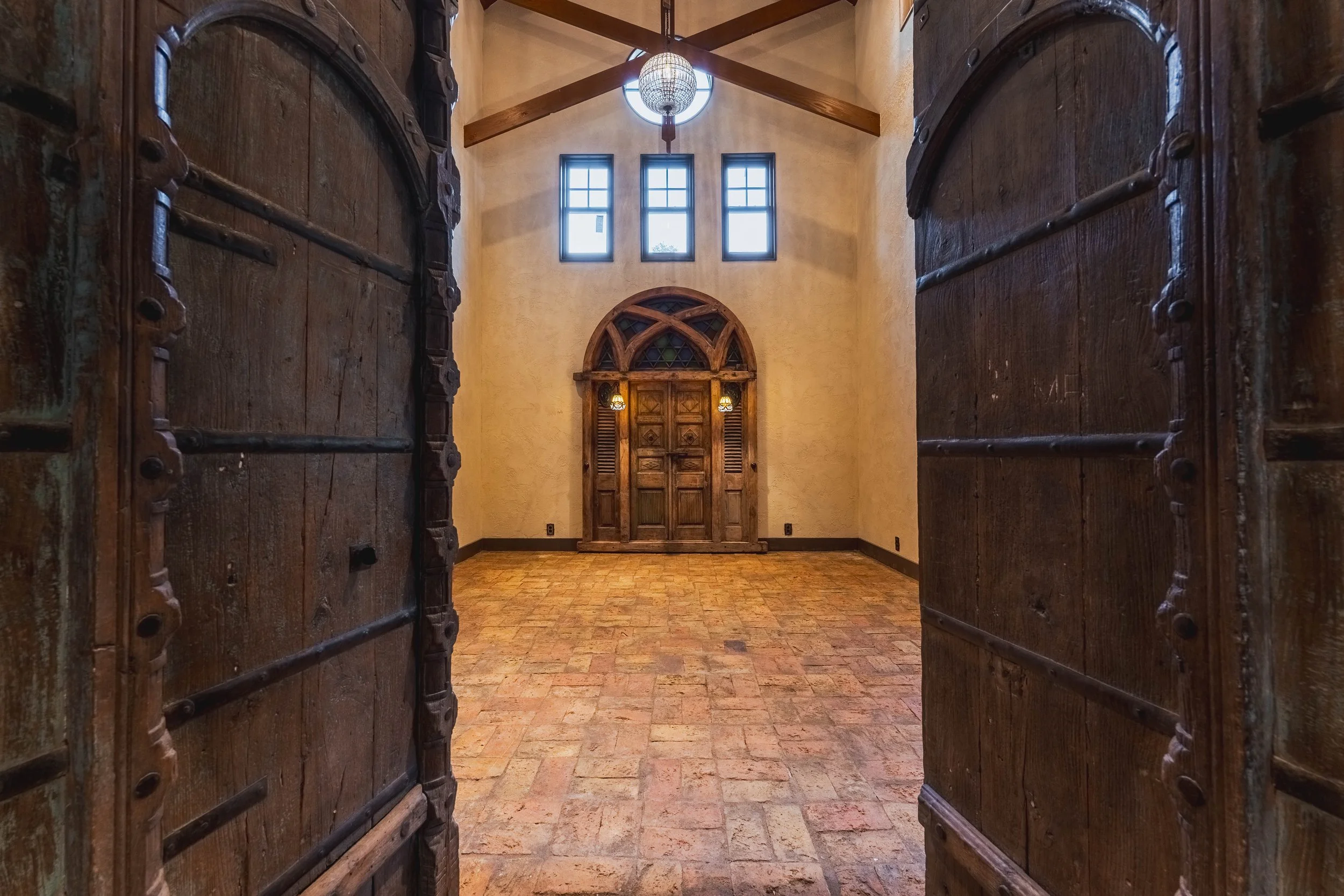 H2 Lodge outdoor room with timber and stone
